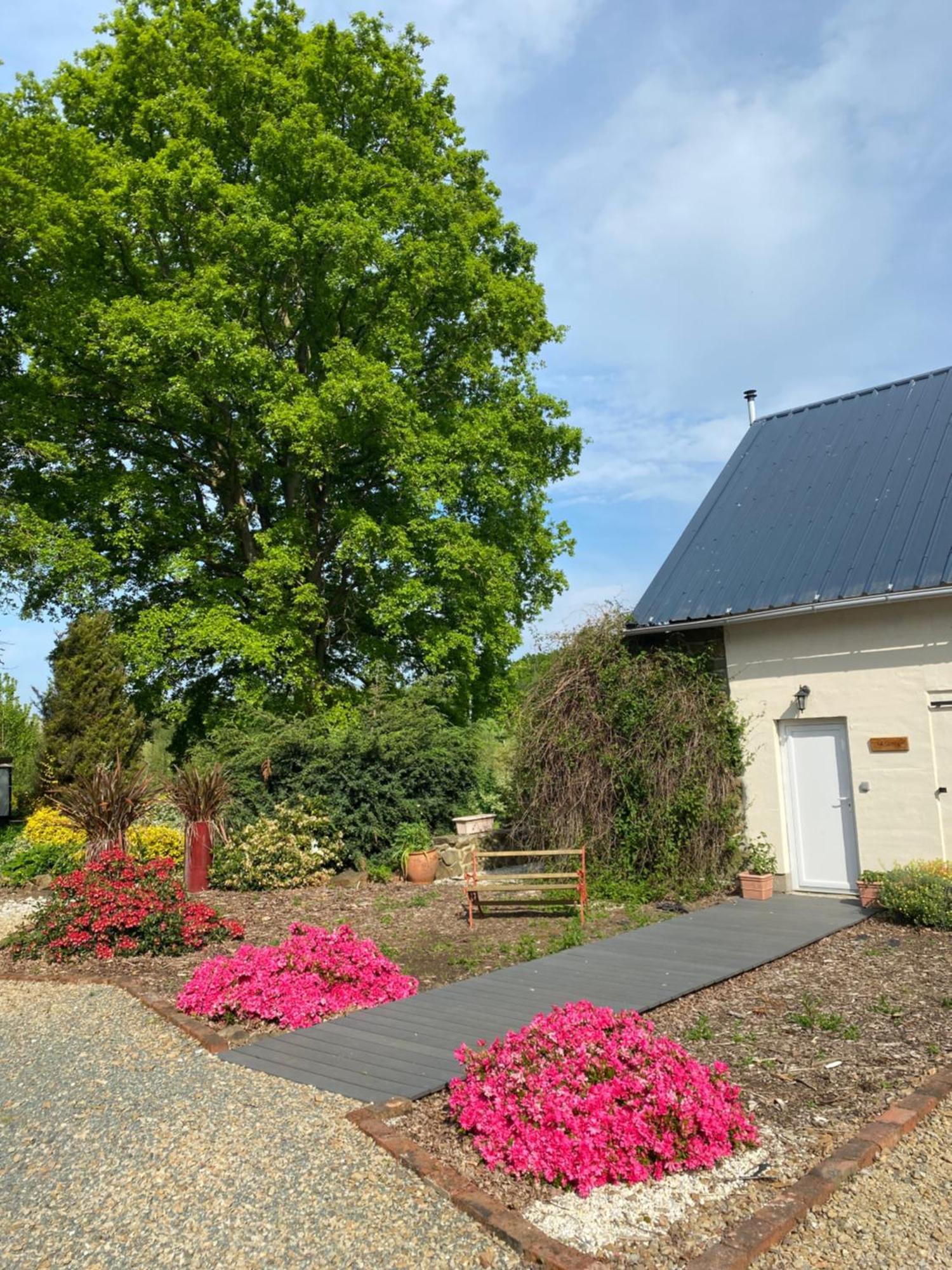 Spacious, Rustic Studio Space For 2 Persons Saint-Cyr-du-Bailleul Exterior photo
